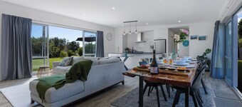 Ahipara Hideaway - Kaitaia Holiday Home