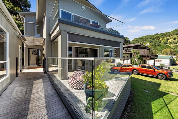 Exterior - The Lighthouse - Te Mata Holiday Home (Thames)