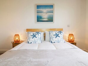 3 habitaciones, decoración personalizada y muebles diferentes 
