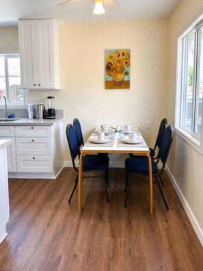 Dining - 2BR Apt: Close to Temple City, Arcadia & Pasadena (San Gabriel)