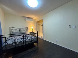 2 chambres, bureau, accès au Wi-Fi (inclus)