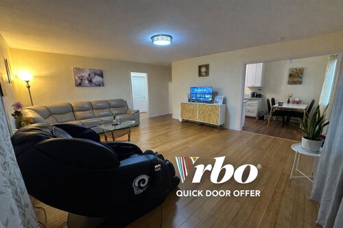 LA Cozy 
Spacious 2BR on 1st Floor  Private Entrance  Ideal for Extended Stays