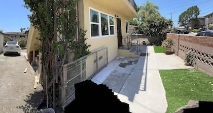 2-bedroom apartment in charming San Gabriel with AC, WiFi