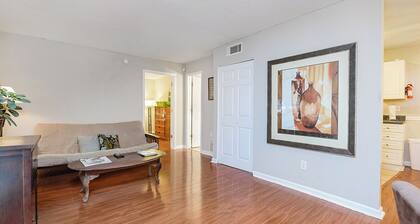 Private condo close to Atlanta, Stone Mountn, Emory with WiFi, AC in cool Tucker