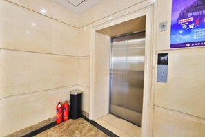 Unclassified image, 3 of 25, button - Yong Xu Hotel (Antu)