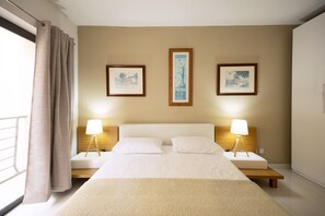 3 bedrooms, iron/ironing board, free WiFi, bed sheets - Large & modern 3 bedrooms near Spinola Bay MMAI1-3 (St Julian's)