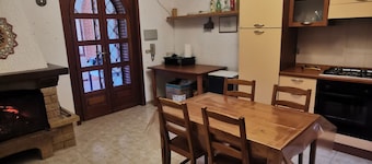 Villa Soleil: family apartments in relaxing oasis 500mt from the sea in Vieste