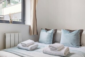 2 bedrooms, WiFi (free), bed sheets