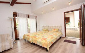 1 bedroom, free WiFi, bed sheets