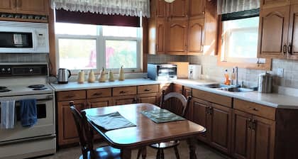 Family Farmstay Adventure – Rural Escape with Farm Fun & Space to Explore!