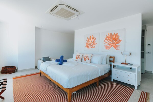 3 bedrooms, travel cot, free WiFi, bed sheets - A360.E42 -Chic 3BR Escape Near the Sand, Best Location (Noord)