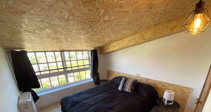 ATTIC APARTMENT OVERLOOKING THE MOUTH OF THE RIVER: IDEAL FOR COUPLES