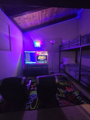 3 slaapkamers, een strijkplank/strijkijzer, wifi, beddengoed