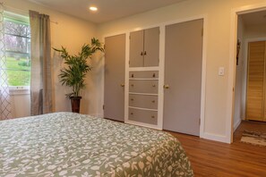 4 chambres, fer et planche à repasser, lit parapluie, Wi-Fi gratuit