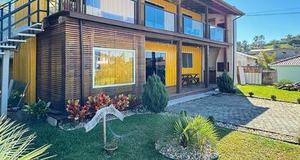 Contêiner Exclusivo - Praia da Gamboa