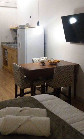 Studio | Dining