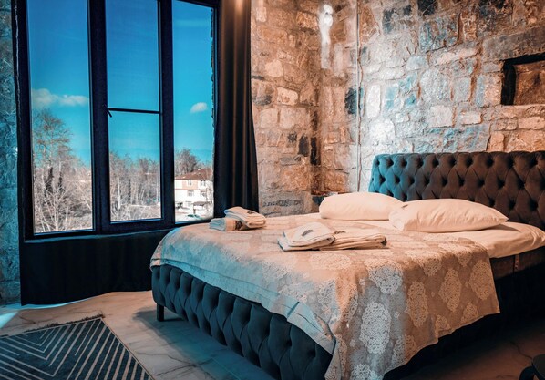 3 bedrooms, WiFi, bed sheets