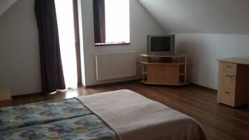 Desk, blackout drapes, iron/ironing board, free WiFi