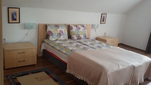Basic Double Room, Balcony, Garden View