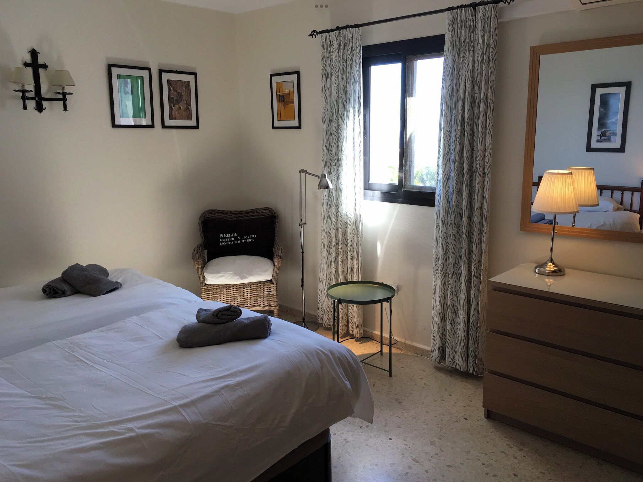 Iron/ironing board, WiFi, bed sheets