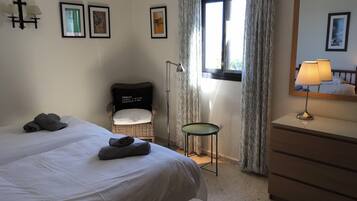 Iron/ironing board, WiFi, bed sheets