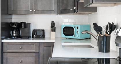 Fabulous 3bdrm Home w/parking!