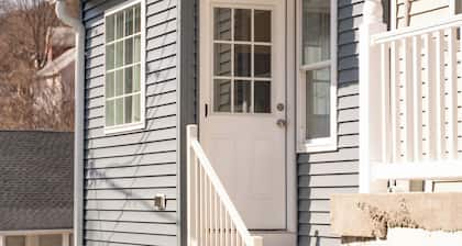 Fabulous 3bdrm Home w/parking!