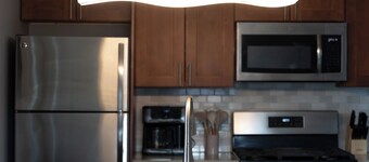 Beautiful First Flr, 2-Bedroom Apt w/ Free Parking