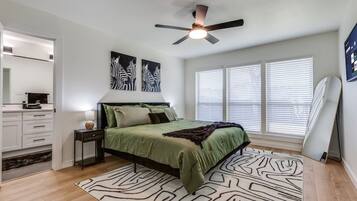 3 bedrooms, iron/ironing board, internet, bed sheets