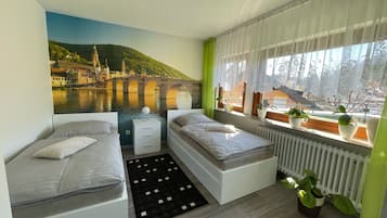 2 slaapkamers, een strijkplank/strijkijzer, gratis wifi, beddengoed