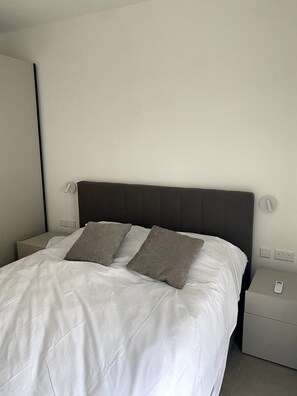 2 slaapkamers, een strijkplank/strijkijzer, gratis wifi, beddengoed