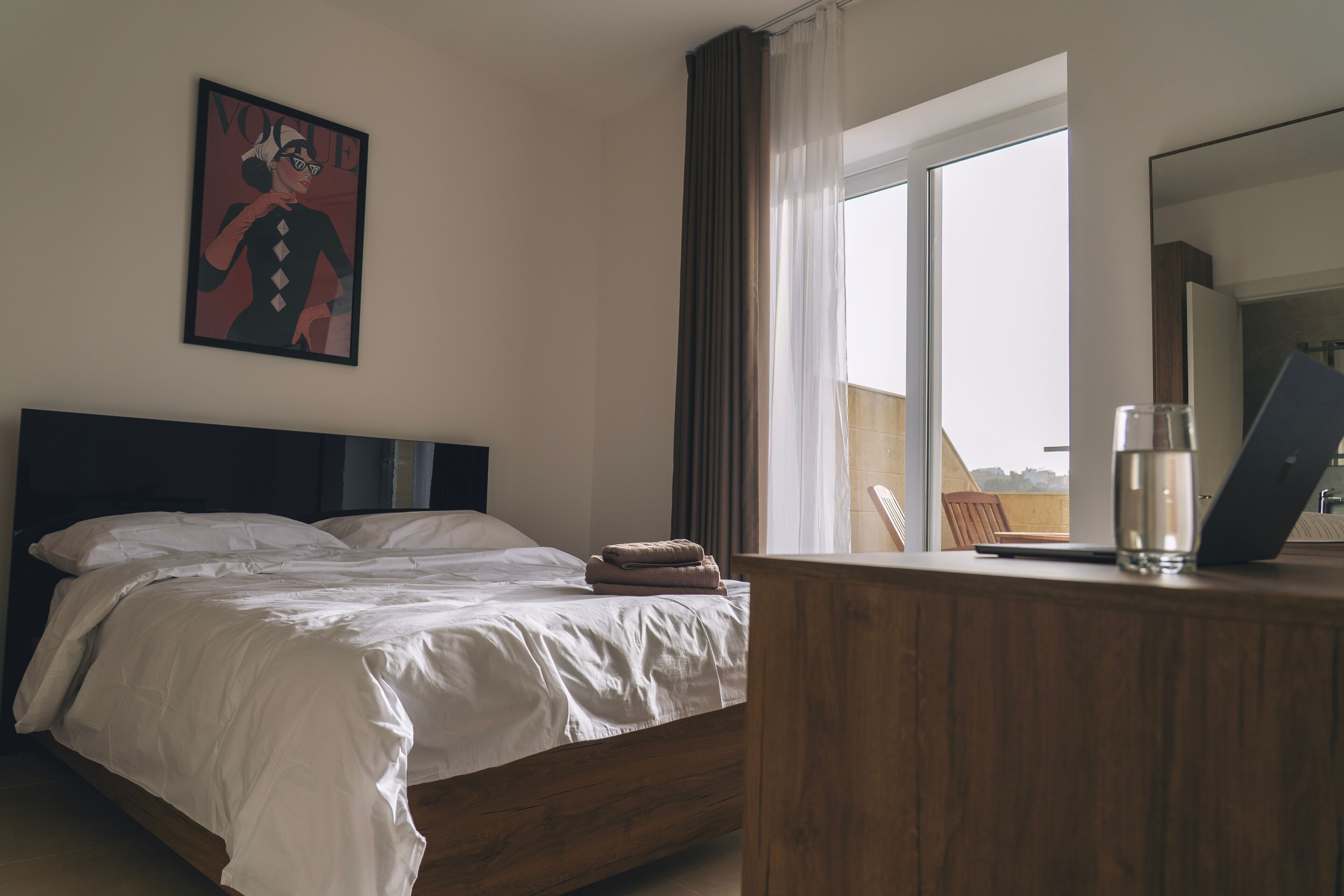 2 slaapkamers, een strijkplank/strijkijzer, gratis wifi, beddengoed