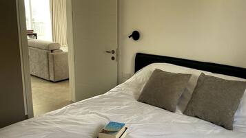 2 slaapkamers, een strijkplank/strijkijzer, gratis wifi, beddengoed