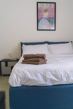 2 slaapkamers, een strijkplank/strijkijzer, gratis wifi, beddengoed