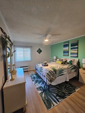 2 bedrooms, iron/ironing board, free WiFi, bed sheets