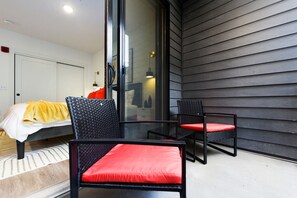1 bedroom, desk, iron/ironing board, WiFi
