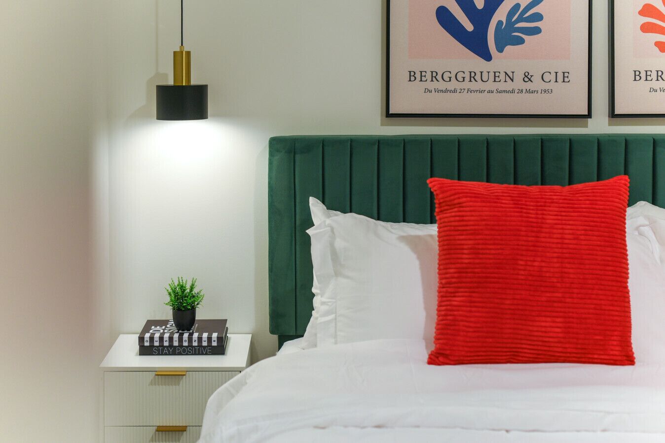 1 soverom, skrivebord, strykejern/-brett og wi-fi (inkludert)