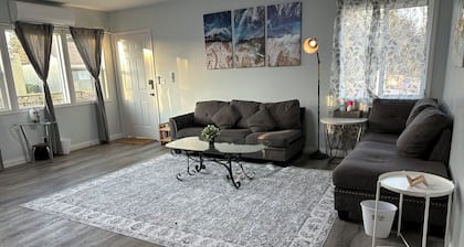 Cozy 2-bedroom condo in charming San Gabriel with AC, WiFi
