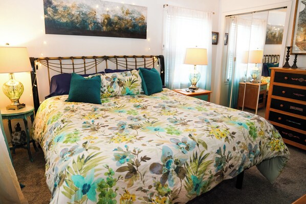 4 Schlafzimmer, Schreibtisch, Bügeleisen/Bügelbrett, WLAN