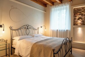 1 bedroom, in-room safe, iron/ironing board, WiFi