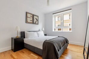 2 habitaciones, tabla de planchar con plancha, wifi y ropa de cama