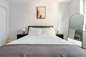 2 bedrooms, iron/ironing board, WiFi, bed sheets - Blueground | City of London, concierge (London)
