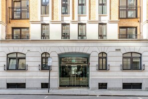 Exterior detail - Blueground | City of London, concierge (London)