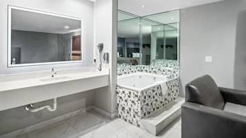 Romantic Room, 1 King Bed | Private spa tub