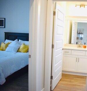 4 bedrooms, desk, iron/ironing board, free WiFi