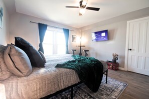 3 bedrooms, desk, iron/ironing board, travel cot