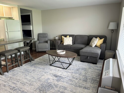 #109-Summer Dreaming River Condo by large pool & Gorge Shuttle pick up location