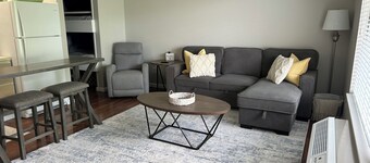 #109-Summer Dreaming River Condo by large pool & Gorge Shuttle pick up location