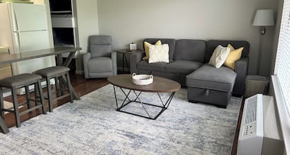 #109-Summer Dreaming River Condo by large pool & Gorge Shuttle pick up location