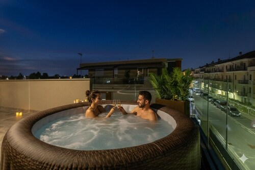 Anna Milan Bergamo Penthouse, With Private Terrace and 40° Heated Jacuzzi!